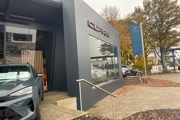 Umbau eines Audi-Autohauses zu Cupra in Hamburg